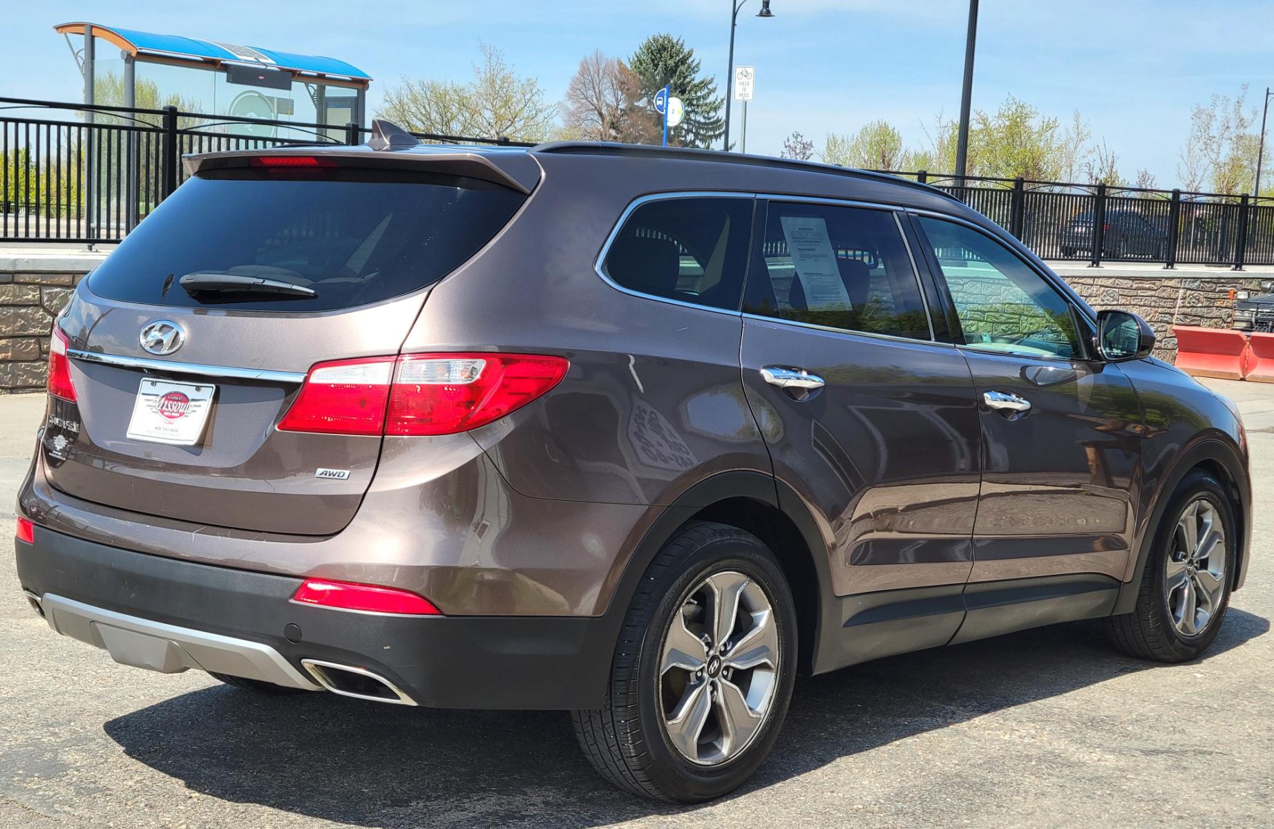 2015 Brown /Tan Hyundai Santa Fe GLS (KM8SMDHF7FU) with an 3.3L V6 engine, 6 Speed Auto transmission, located at 450 N Russell, Missoula, MT, 59801, (406) 543-6600, 46.874496, -114.017433 - Photo #3